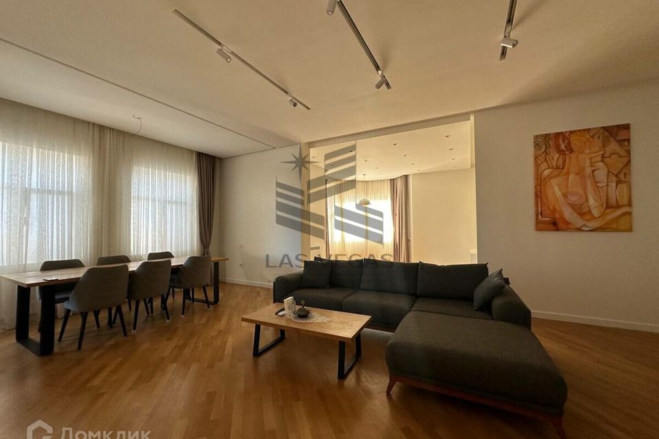 Сдаётся 3-комнатная квартира, 160 м²