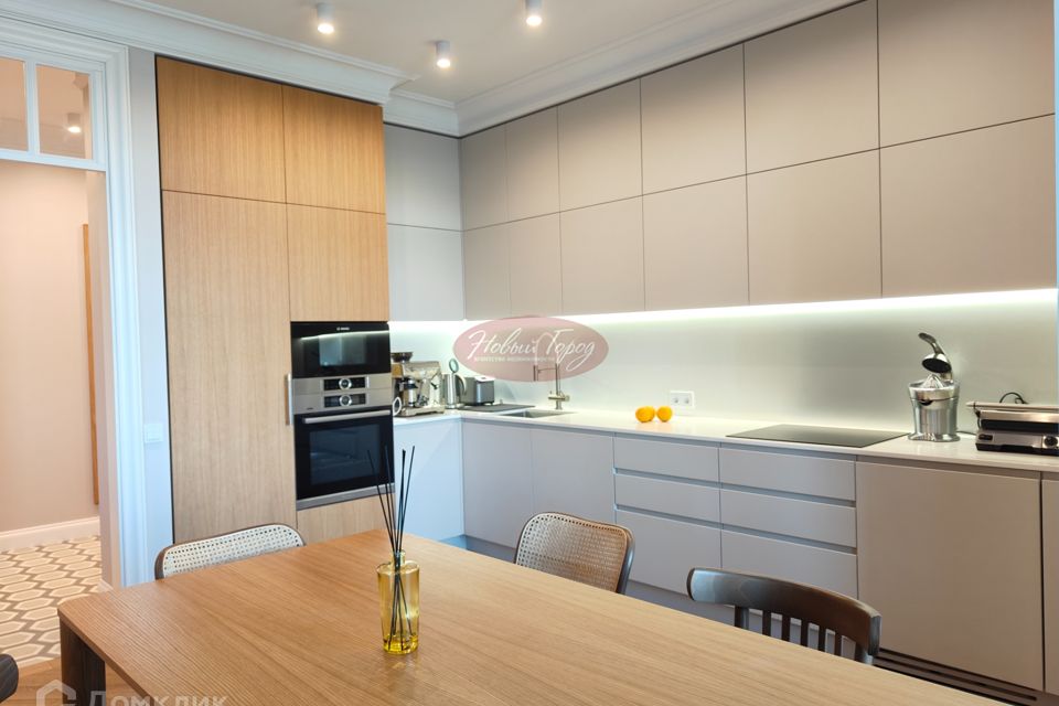 Продаётся 3-комнатная квартира, 109.2 м²