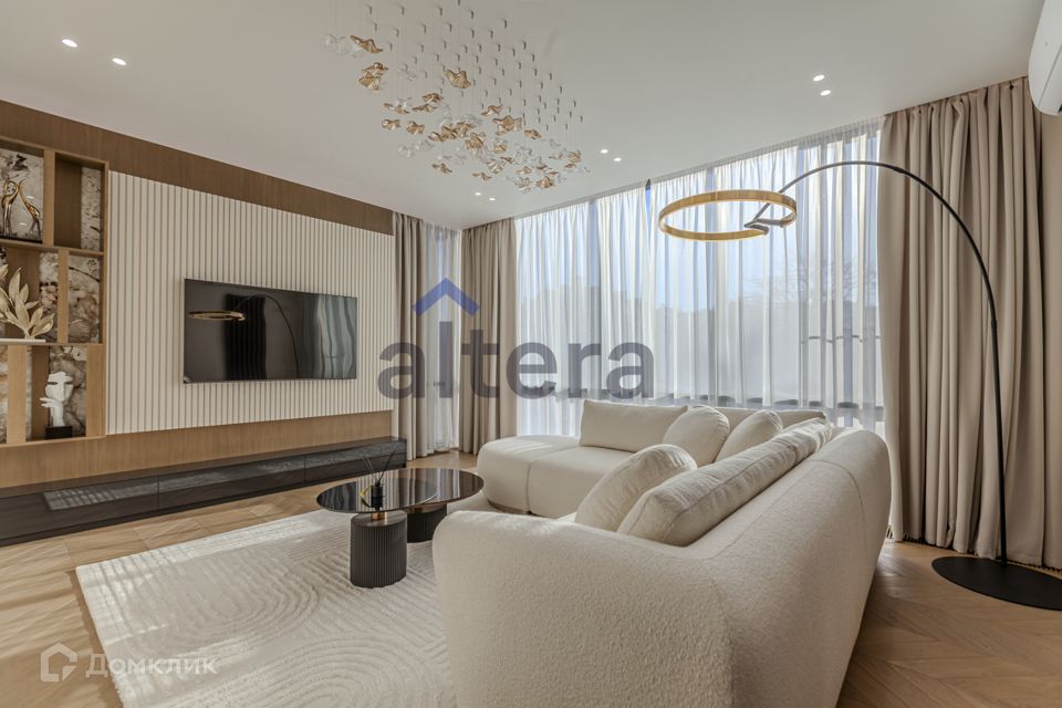 Продаётся 3-комнатная квартира, 107 м²