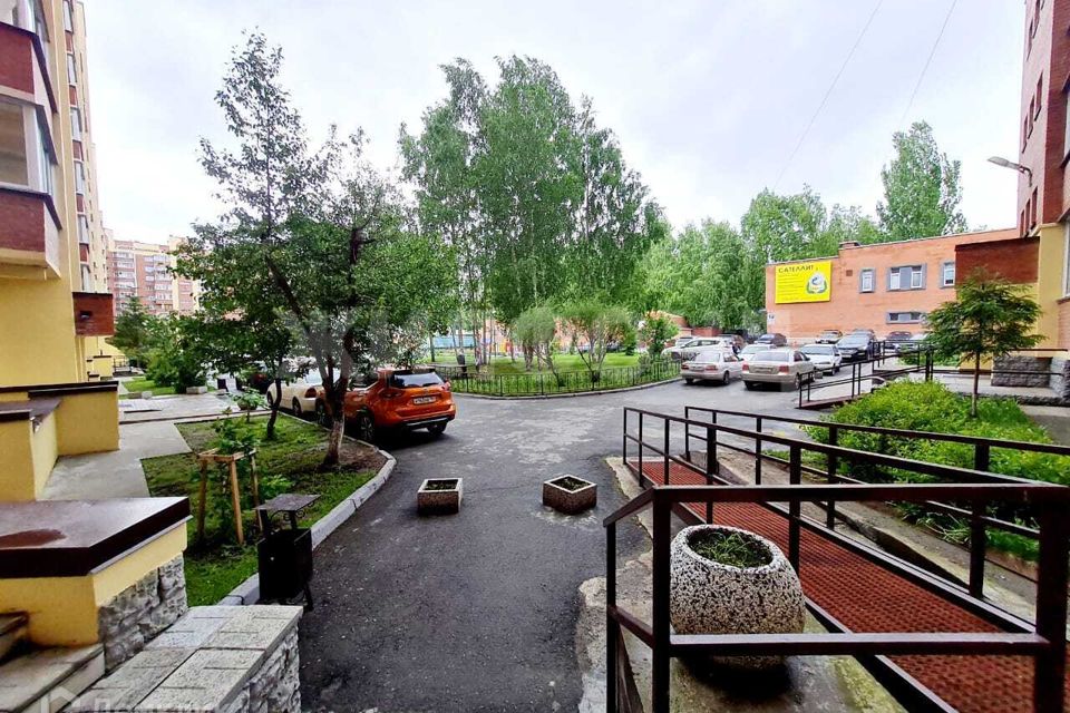 Сдаётся 2-комнатная квартира, 79 м²