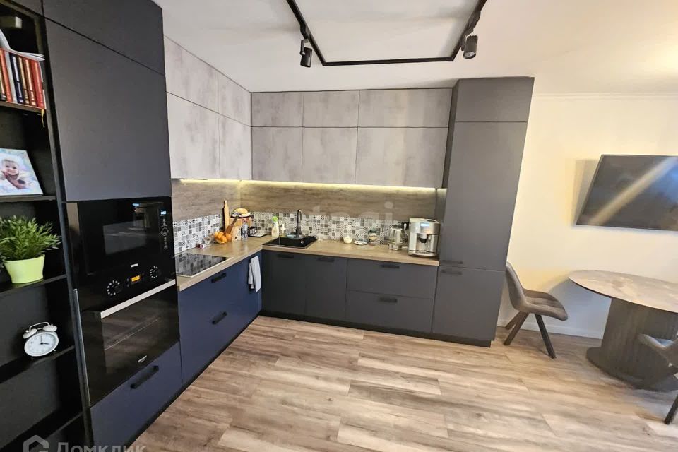 Продаётся 2-комнатная квартира, 72.3 м²