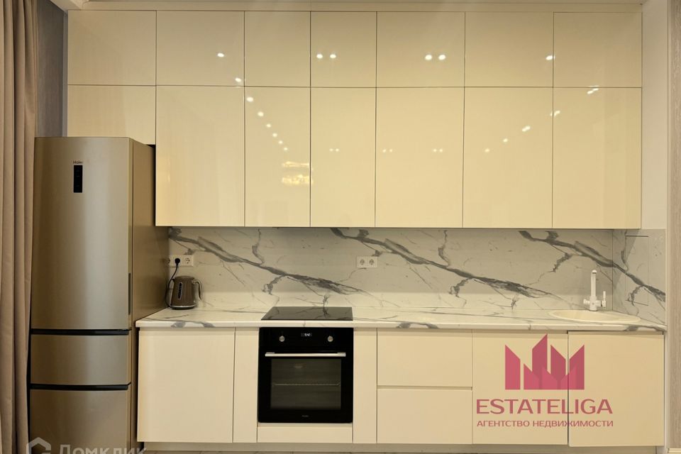 Сдаётся 2-комнатная квартира, 81 м²