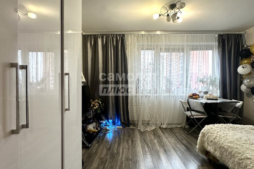 Продаётся 1-комнатная квартира, 42.7 м²