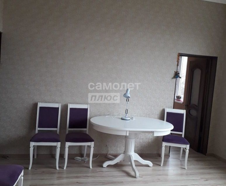 Продаётся 3-комнатная квартира, 110 м²