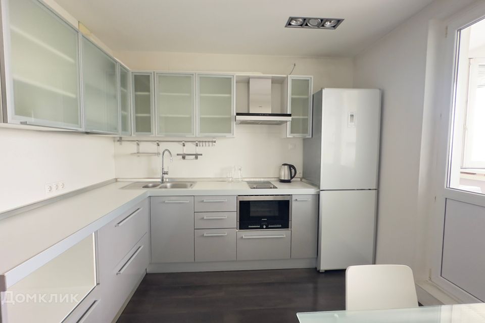 Продаётся 1-комнатная квартира, 42 м²