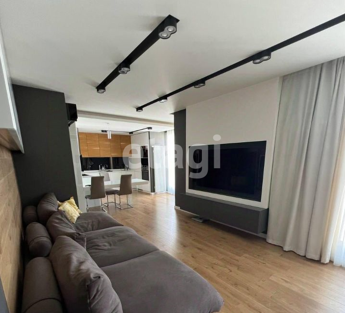 Продаётся 3-комнатная квартира, 100 м²