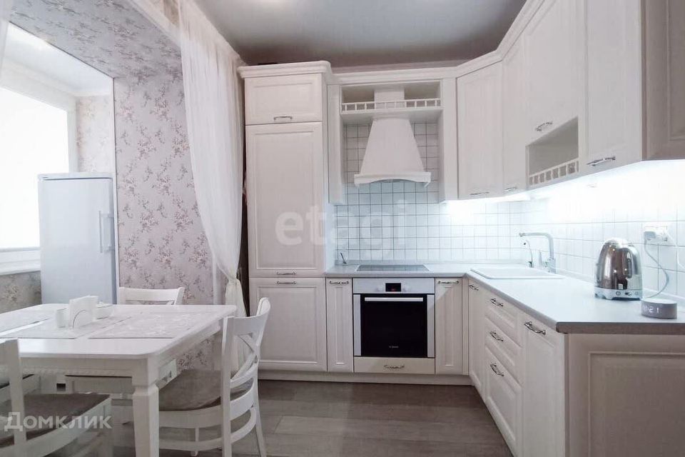 Продаётся 1-комнатная квартира, 43 м²