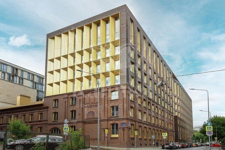 Продаётся 3-комнатная квартира, 125 м²