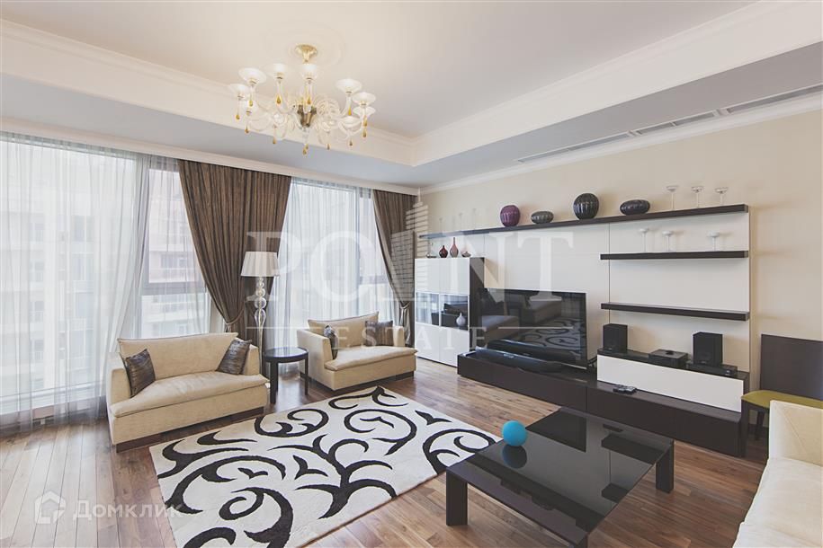 Сдаётся 4-комнатная квартира, 153 м²