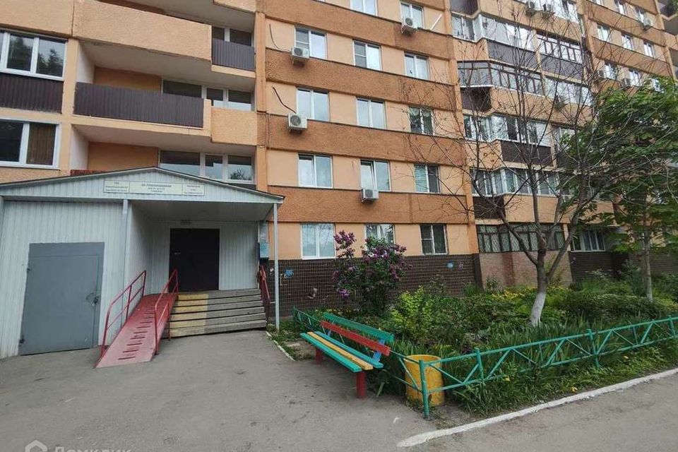 Продаётся 3-комнатная квартира, 61.7 м²