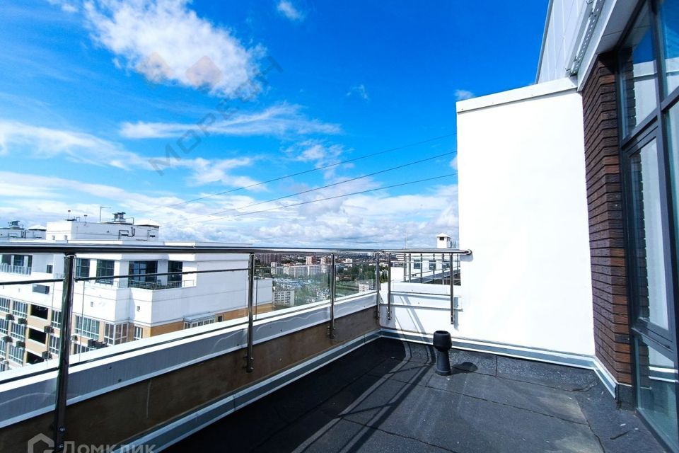 Продаётся 3-комнатная квартира, 145 м²