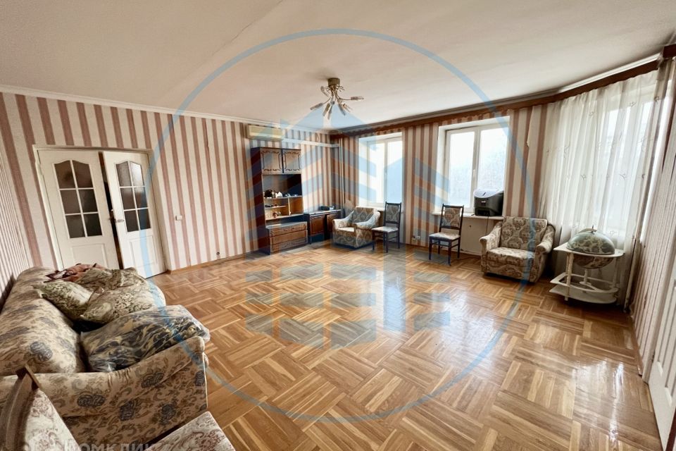 Продаётся 3-комнатная квартира, 136.8 м²