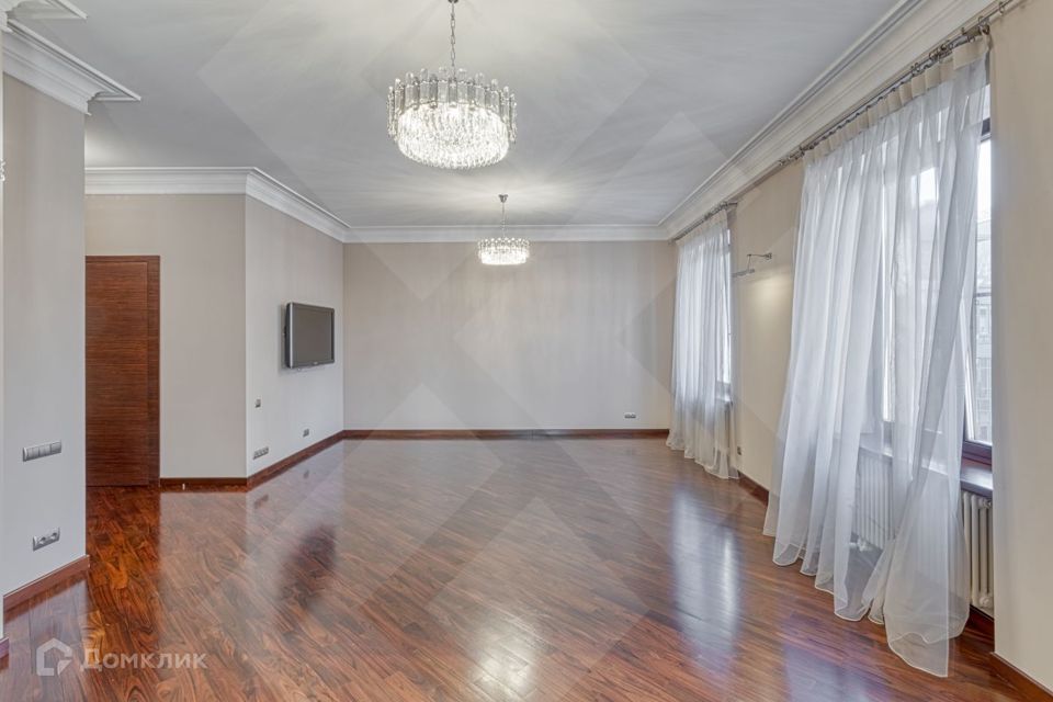 Продаётся 5-комнатная квартира, 188 м²