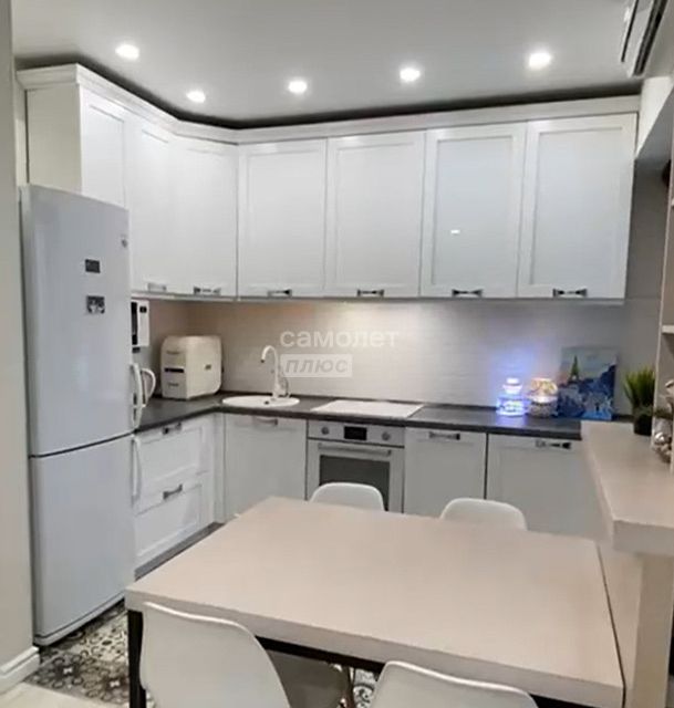 Продаётся 3-комнатная квартира, 62.1 м²