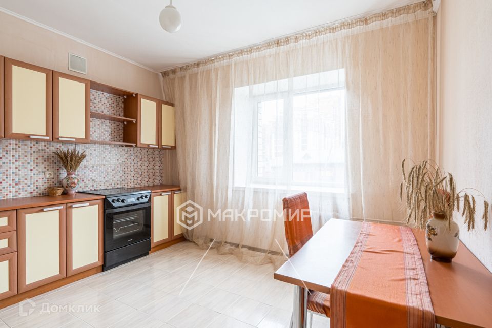 Продаётся 2-комнатная квартира, 82 м²