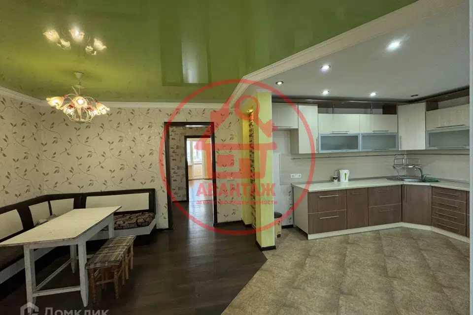 Продаётся 3-комнатная квартира, 177 м²