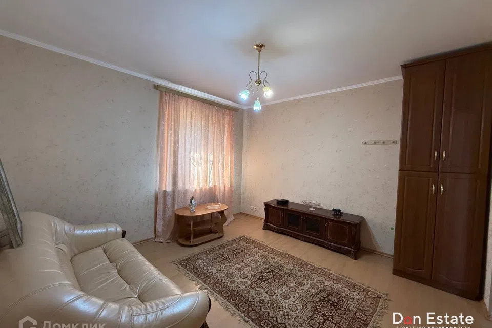 Продаётся дом, 305 м²