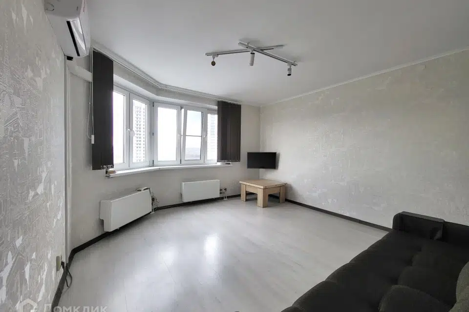Продаётся 1-комнатная квартира, 37.9 м²