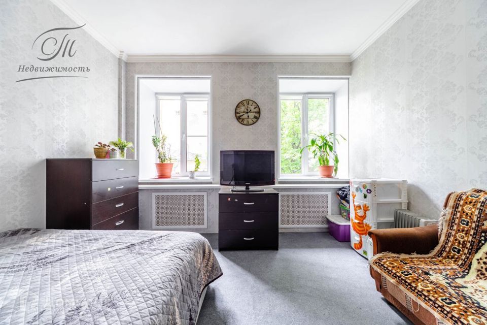 Продаётся 2 комнаты в 3-комн. квартире, 33.6 м²