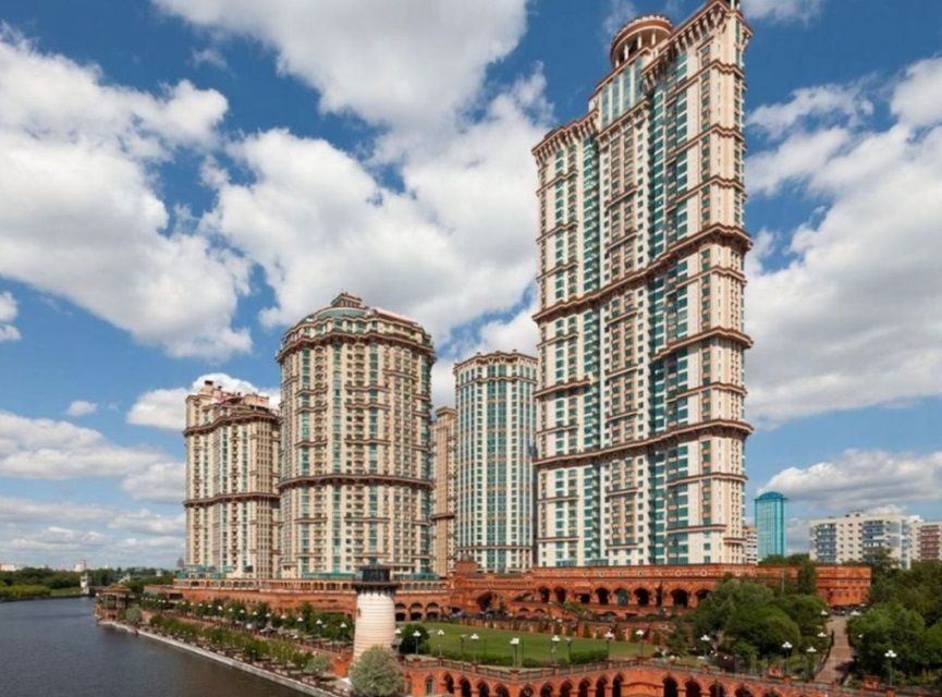 Продаётся 5-комнатная квартира, 200 м²