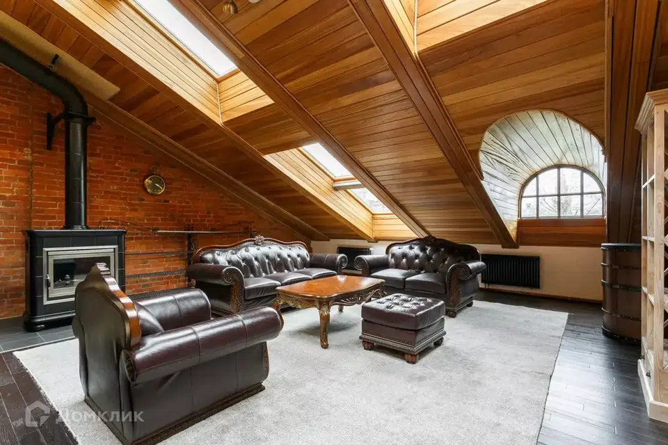 Продаётся 3-комнатная квартира, 158 м²