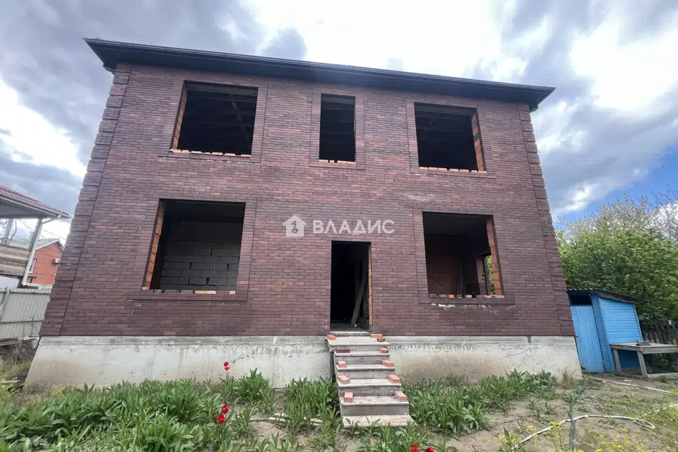 Продаётся 2-этажный дом, 250 м²