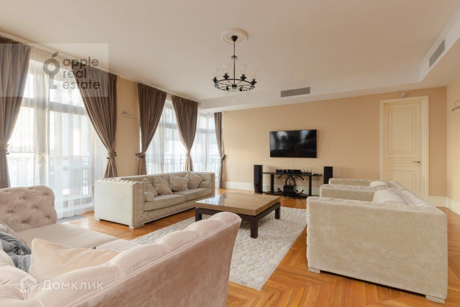 Продаётся 4-комнатная квартира, 315.7 м²