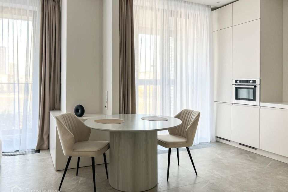 Продаётся 1-комнатная квартира, 43.8 м²