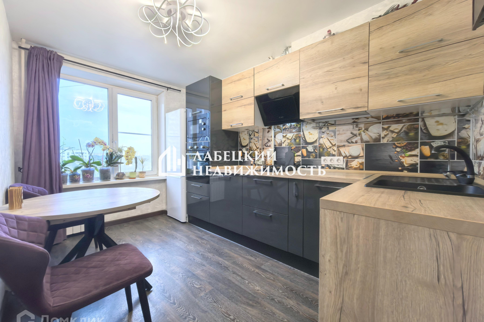 Продаётся 2-комнатная квартира, 47.3 м²