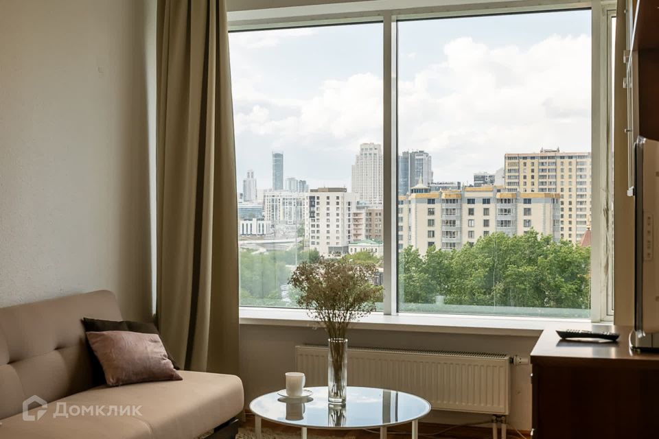 Продаётся 1-комнатная квартира, 62.8 м²
