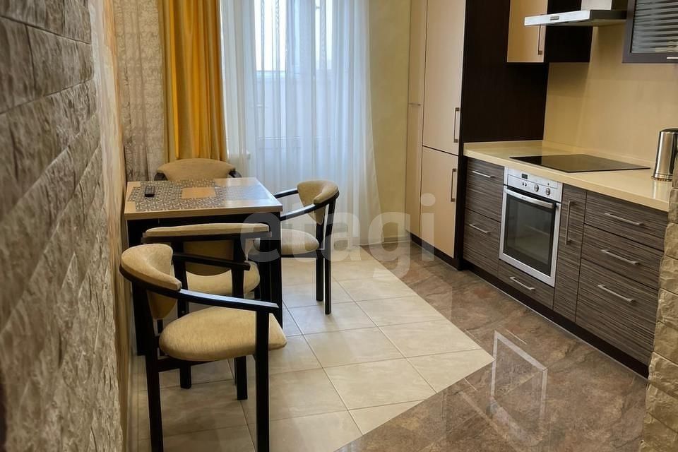 Продаётся 1-комнатная квартира, 46.3 м²