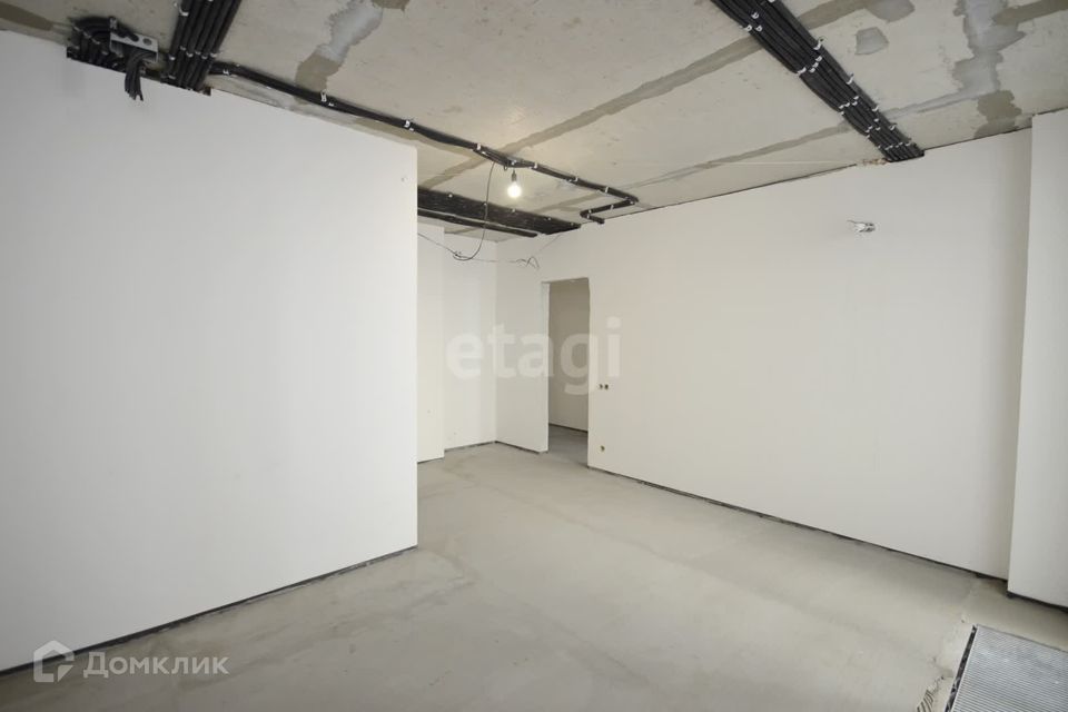Продаётся 3-комнатная квартира, 140 м²