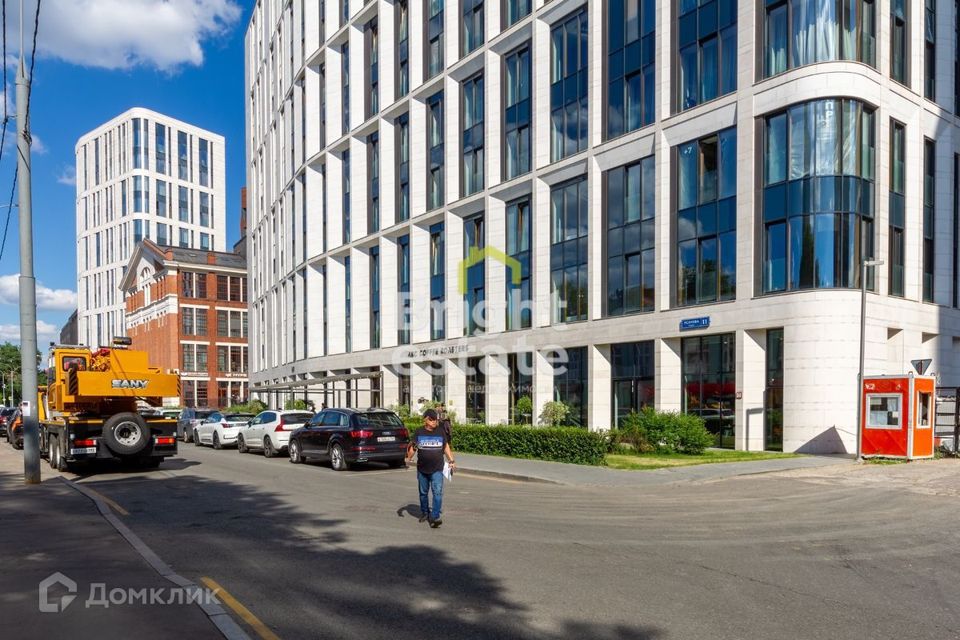 Продаётся 3-комнатная квартира, 230.32 м²