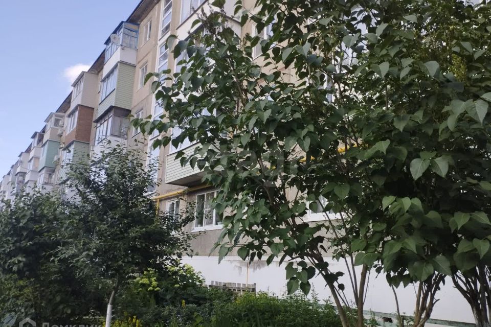 Продаётся 4-комнатная квартира, 58.8 м²