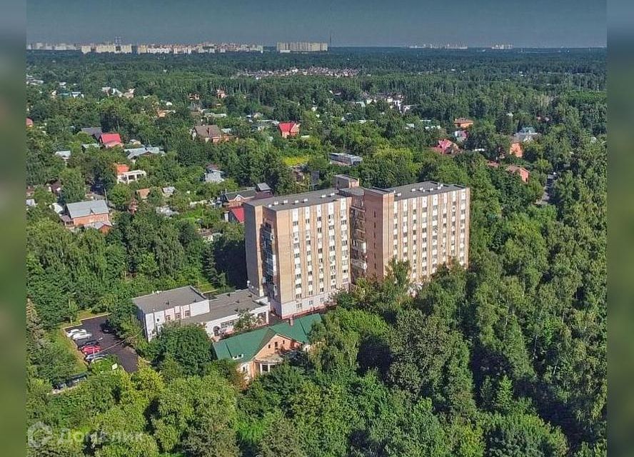 Продаётся 2-комнатная квартира, 121.8 м²