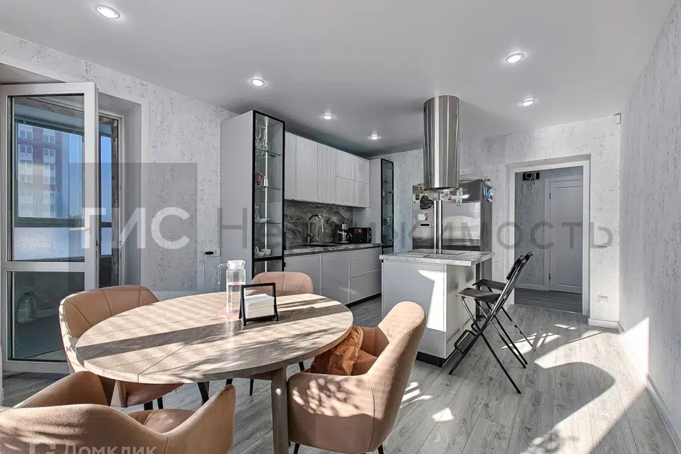 Продаётся 2-комнатная квартира, 63.2 м²