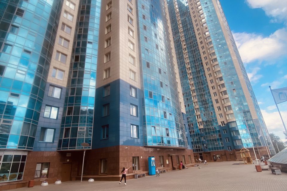 Продаётся 2-комнатная квартира, 92 м²