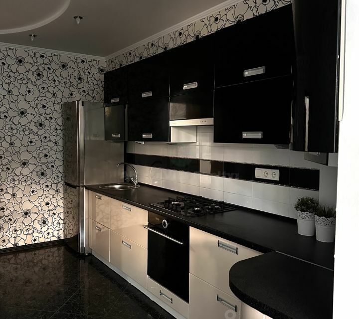 Продаётся 1-комнатная квартира, 42 м²