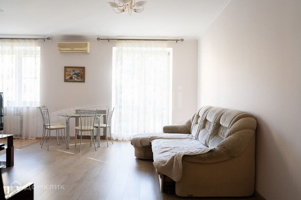 Продаётся 3-комнатная квартира, 101.9 м²