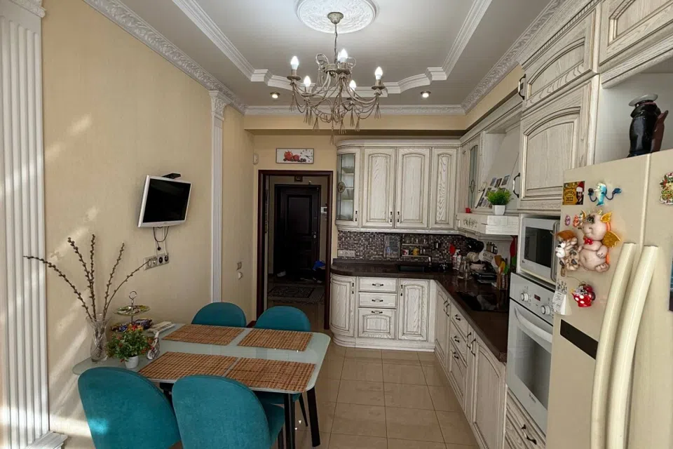 Сдаётся 3-комнатная квартира, 105 м²