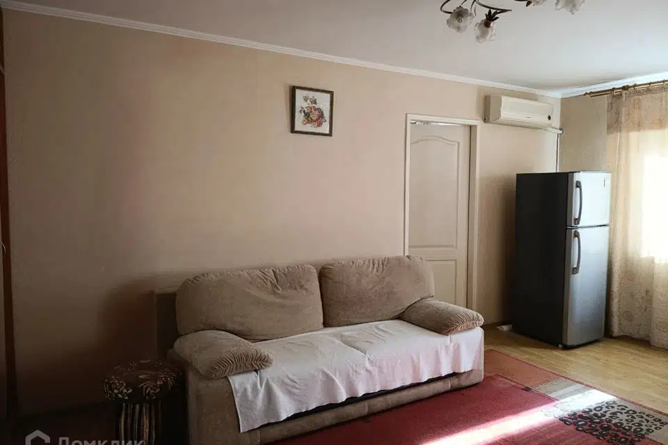 Продаётся 1-комнатная квартира, 41.8 м²