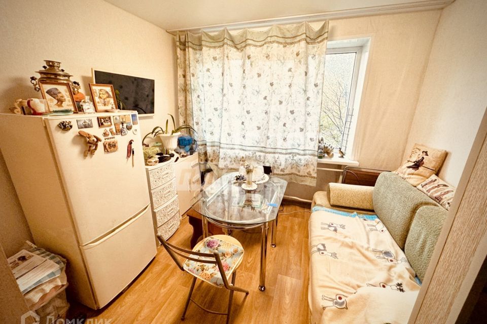 Продаётся комната в 3-комн. квартире, 12 м²