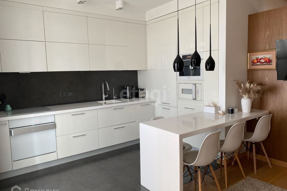 Продаётся 2-комнатная квартира, 67.4 м²