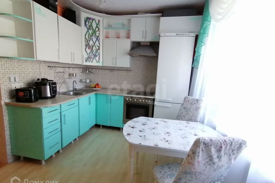 Продаётся 1-комнатная квартира, 42 м²