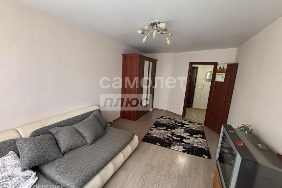 Продаётся 1-комнатная квартира, 42 м²