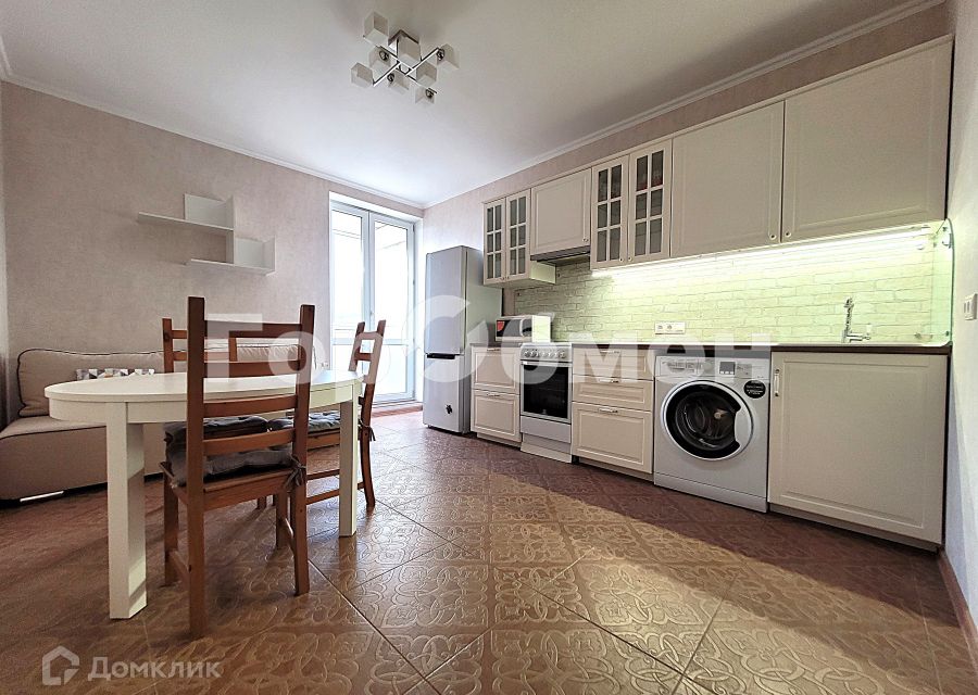 Продаётся 1-комнатная квартира, 53.7 м²