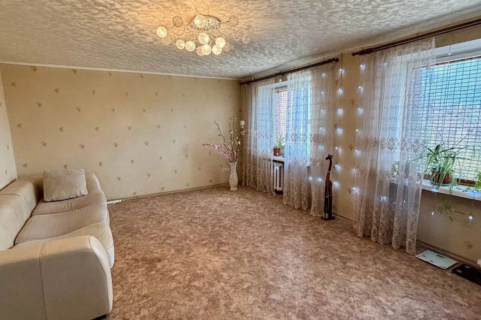 Продаётся 4-комнатная квартира, 107.3 м²