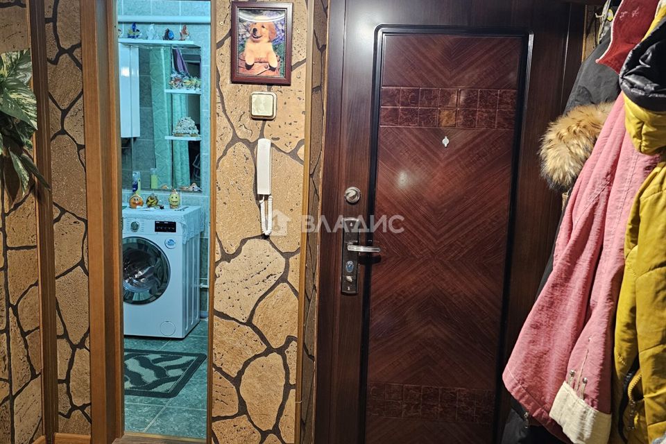 Продаётся 4-комнатная квартира, 61.6 м²
