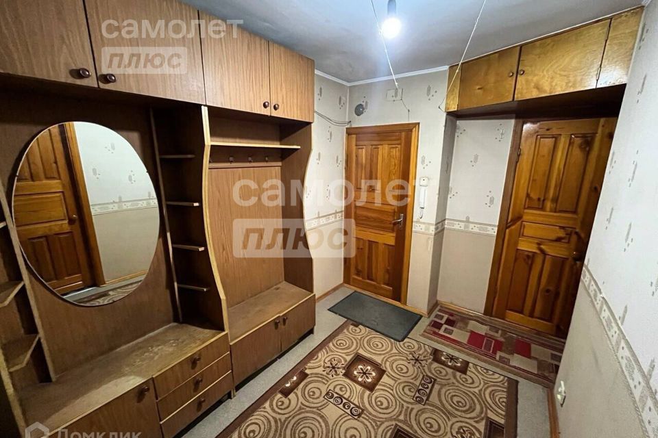 Продаётся 4-комнатная квартира, 62.2 м²