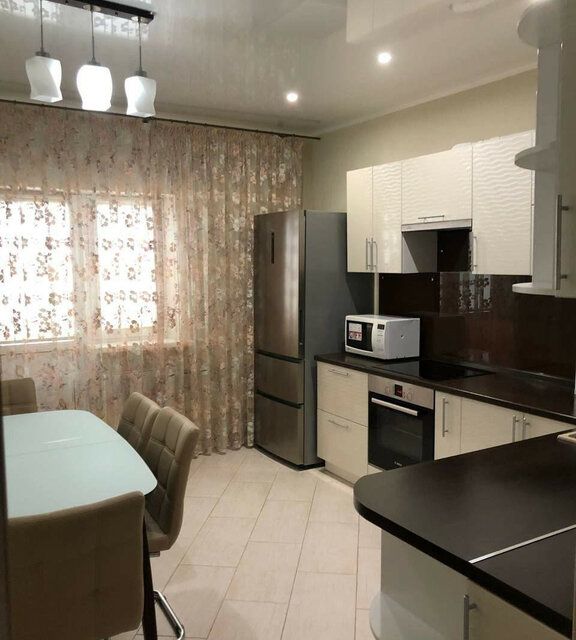 Сдаётся 2-комнатная квартира, 61.1 м²